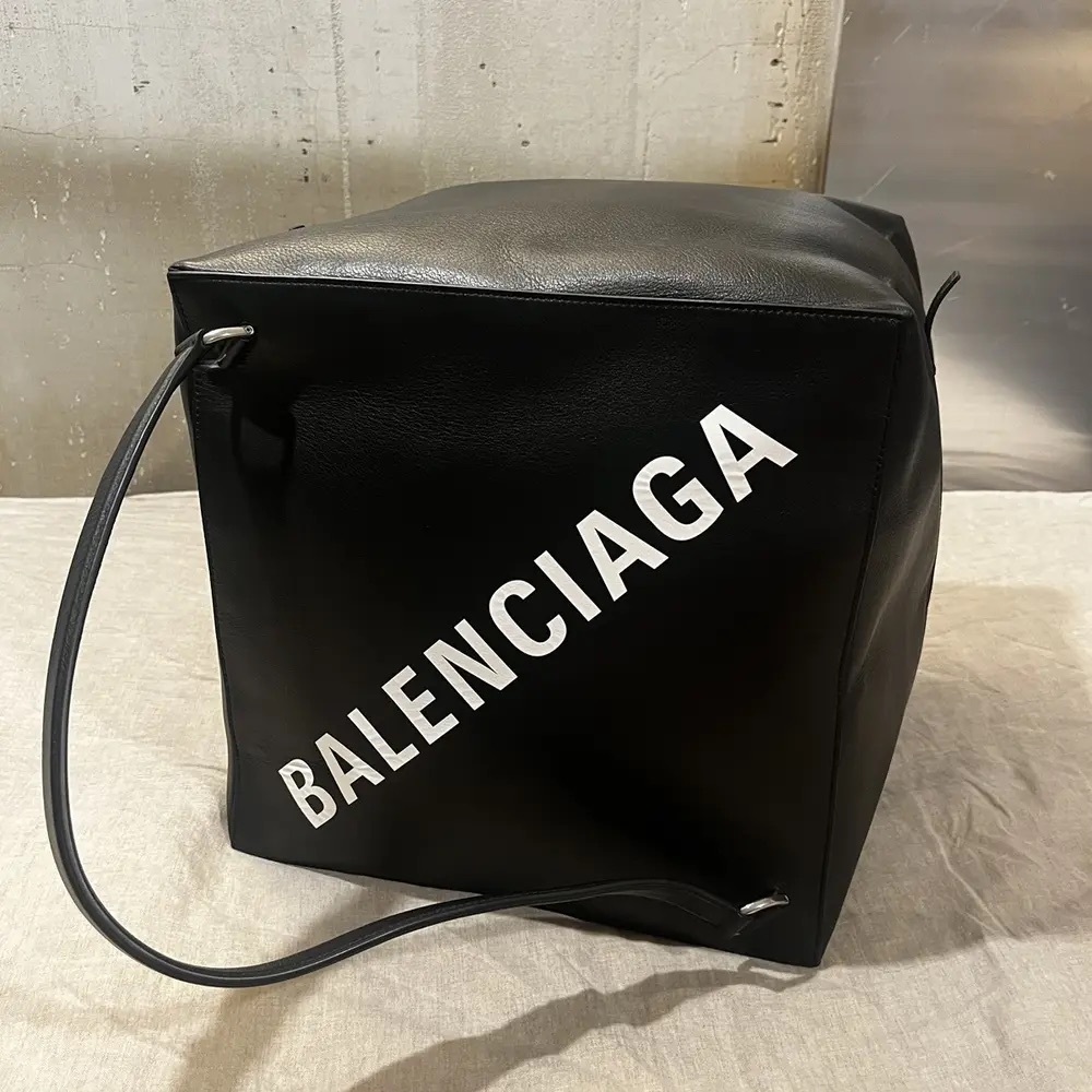 Balenciaga $3150 Giant 4X4 Leather Box Bag, 748194 - Picture 8 of 16